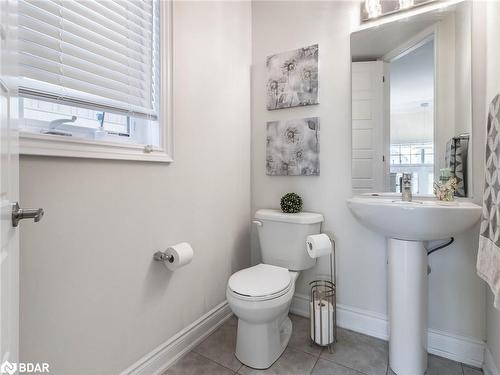 223 Thompson Road, Caledonia, ON - Indoor Photo Showing Bathroom