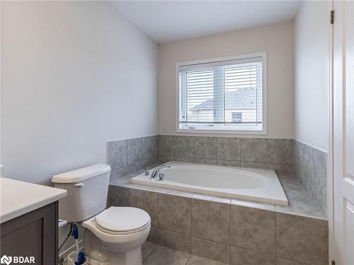 34 Maclachlan Avenue, Caledonia, ON - Indoor Photo Showing Bathroom