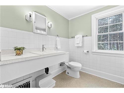 1111 Clipsham Road, Kilworthy, ON - Indoor Photo Showing Bathroom