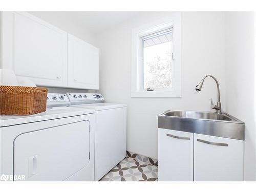 16 Garrett Crescent, Barrie, ON - Indoor Photo Showing Laundry Room