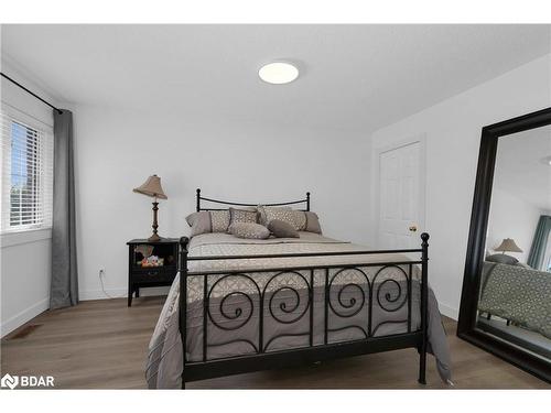 171 Brucker Road, Barrie, ON - Indoor Photo Showing Bedroom
