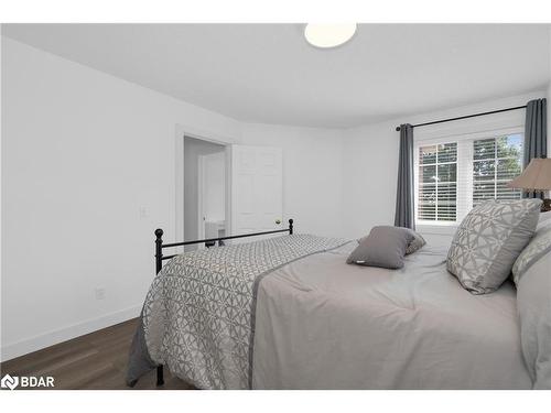 171 Brucker Road, Barrie, ON - Indoor Photo Showing Bedroom