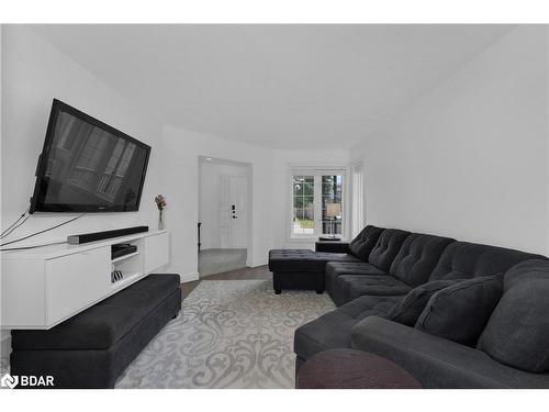 171 Brucker Road, Barrie, ON - Indoor Photo Showing Living Room