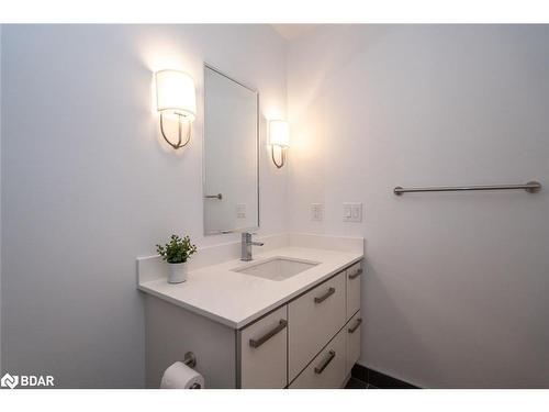 B304-271 Sea Ray Avenue, Innisfil, ON - Indoor Photo Showing Bathroom