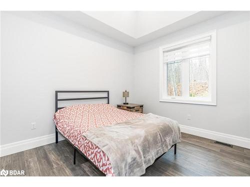 1532 Champlain Road, Tiny, ON - Indoor Photo Showing Bedroom