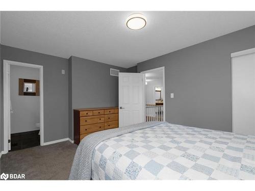 106 Bourbon Circle, Barrie, ON - Indoor Photo Showing Bedroom