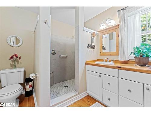 26 Paddy Dunn'S Circle, Springwater, ON - Indoor Photo Showing Bathroom