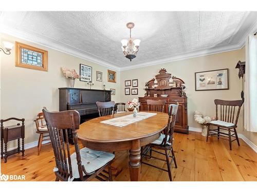 26 Paddy Dunn'S Circle, Springwater, ON - Indoor Photo Showing Dining Room
