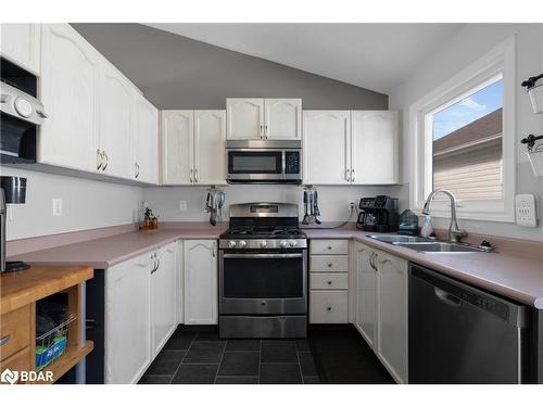 109 Copeman Crescent, Barrie, ON - Indoor Photo Showing Kitchen With Double Sink