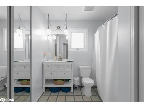 109 Copeman Crescent, Barrie, ON - Indoor Photo Showing Bathroom