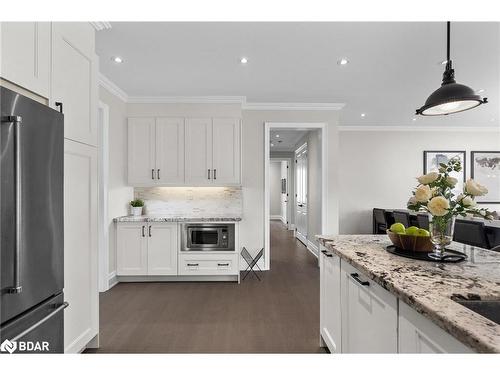 3 Cameron Street, Springwater, ON - Indoor Photo Showing Kitchen With Upgraded Kitchen