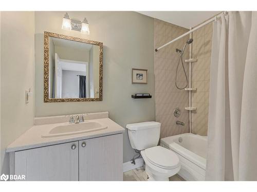 31-10 Tanglewood Trail, Alliston, ON - Indoor Photo Showing Bathroom