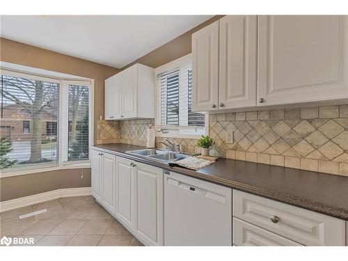 31-10 Tanglewood Trail, Alliston, ON - Indoor Photo Showing Kitchen With Double Sink