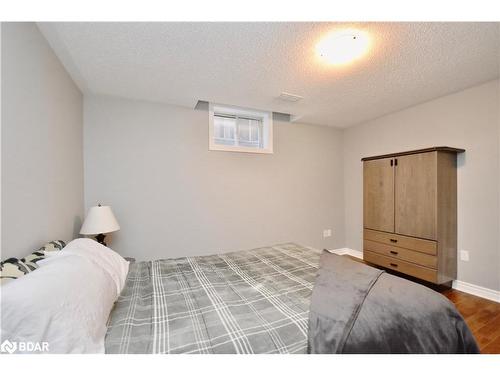 72 Kraus Road, Barrie, ON - Indoor Photo Showing Bedroom