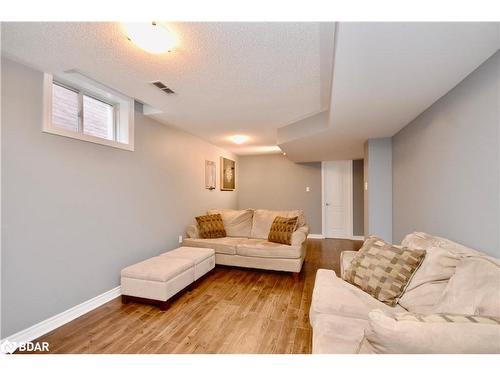 72 Kraus Road, Barrie, ON - Indoor Photo Showing Living Room