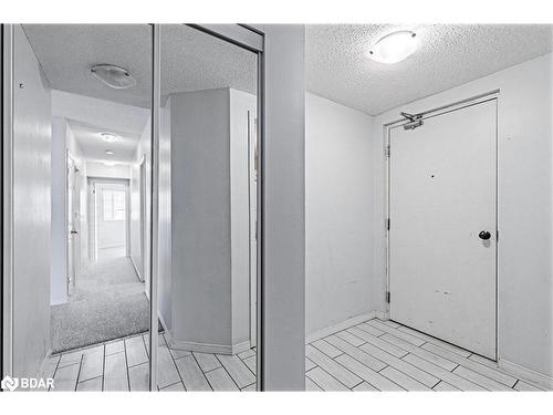 201-125 Bond Street, Orillia, ON - Indoor Photo Showing Bathroom