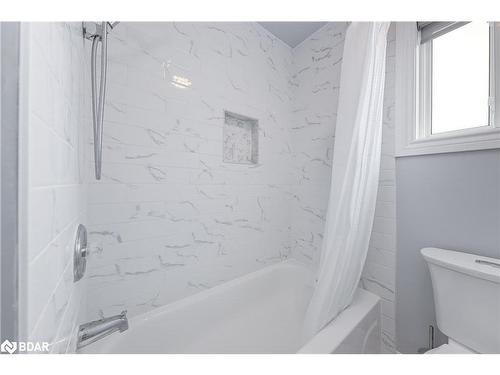 19 Allsop Crescent, Barrie, ON - Indoor Photo Showing Bathroom
