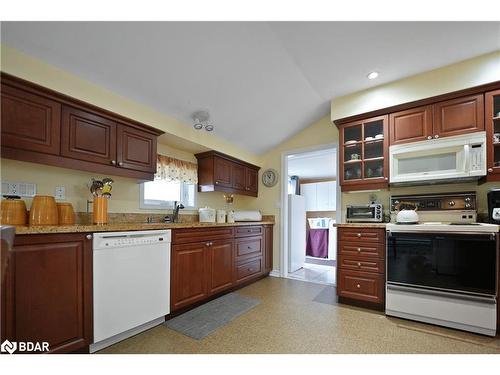 12 North Street, Fenelon Falls, ON - Indoor Photo Showing Kitchen