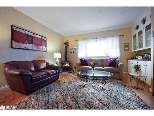 12 North Street, Fenelon Falls, ON - Indoor Photo Showing Living Room