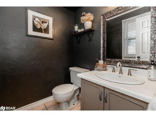 11 Victoria Street E, Cookstown, ON - Indoor Photo Showing Bathroom