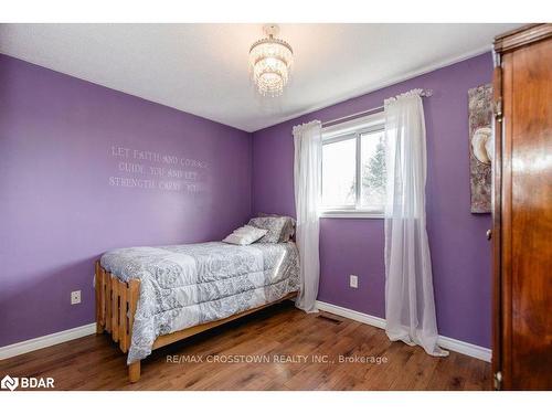11 Victoria Street E, Cookstown, ON - Indoor Photo Showing Bedroom
