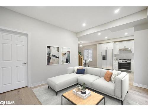 29 Shipley Avenue, Collingwood, ON - Indoor Photo Showing Living Room