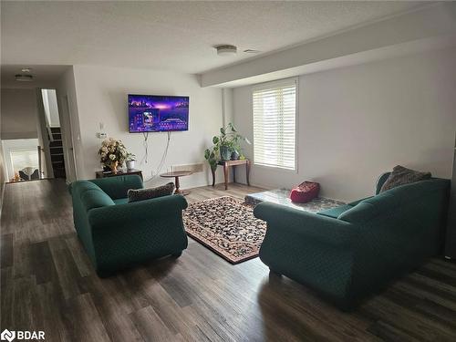 35-205 West Oak Trail, Kitchener, ON - Indoor Photo Showing Living Room