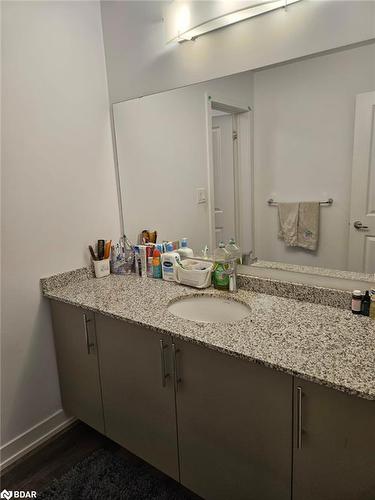 35-205 West Oak Trail, Kitchener, ON - Indoor Photo Showing Bathroom