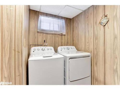 32 Cynthia Court, Barrie, ON - Indoor Photo Showing Laundry Room