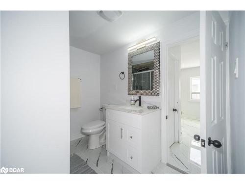 112 John Street, Barrie, ON - Indoor Photo Showing Bathroom