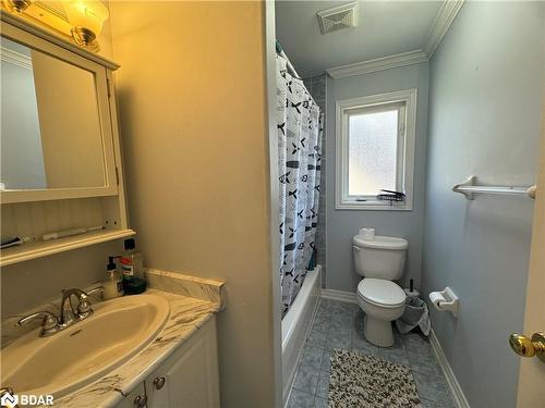 33 Cumming Drive, Barrie, ON - Indoor Photo Showing Bathroom