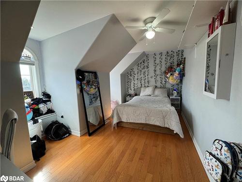 33 Cumming Drive, Barrie, ON - Indoor Photo Showing Bedroom
