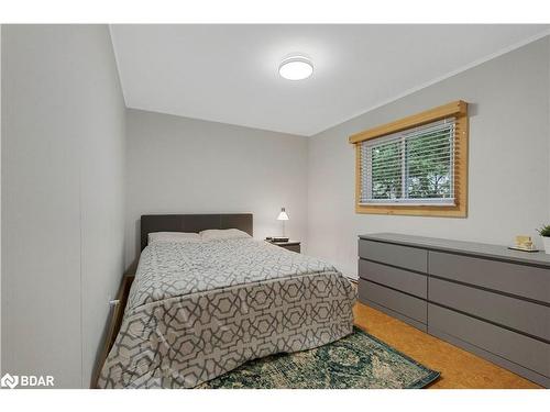 210 Kempview Lane, Barrie, ON - Indoor Photo Showing Bedroom