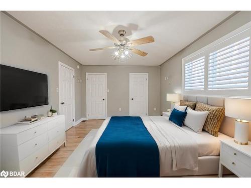 3168 Monarch Drive, Orillia, ON - Indoor Photo Showing Bedroom