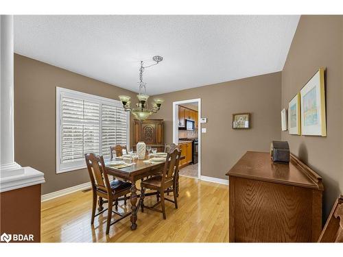 26 Jewel House Lane, Barrie, ON - Indoor Photo Showing Dining Room