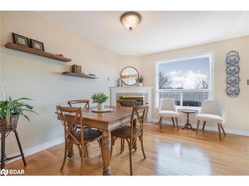 66 Lion'S Gate Boulevard, Barrie, ON - Indoor Photo Showing Dining Room
