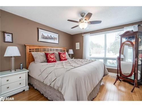 3514 Penetanguishene Road, Oro-Medonte, ON - Indoor Photo Showing Bedroom