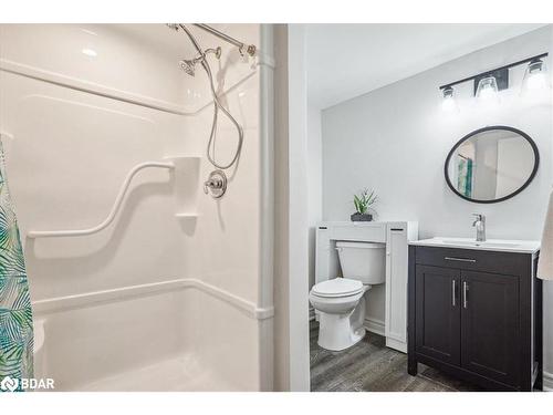 10 Calcott Court, Thorold, ON - Indoor Photo Showing Bathroom