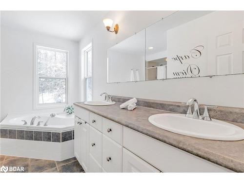 1030 Purbrook Road, Bracebridge, ON - Indoor Photo Showing Bedroom