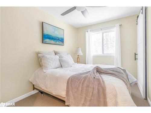 1030 Purbrook Road, Bracebridge, ON - Indoor Photo Showing Bedroom