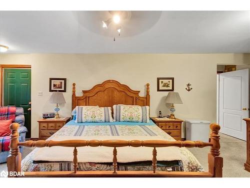 9 Riverside Crescent, Wasaga Beach, ON - Indoor Photo Showing Bedroom