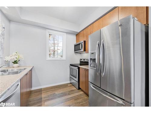 39 Country Trail, Port Severn, ON - Indoor Photo Showing Kitchen With Double Sink