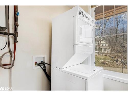 39 Country Trail, Port Severn, ON - Indoor Photo Showing Laundry Room