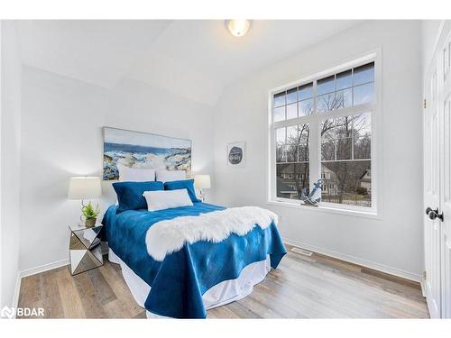 39 Country Trail, Port Severn, ON - Indoor Photo Showing Bedroom