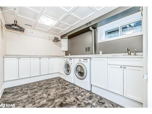 5 Dale Court, Oro-Medonte, ON - Indoor Photo Showing Laundry Room