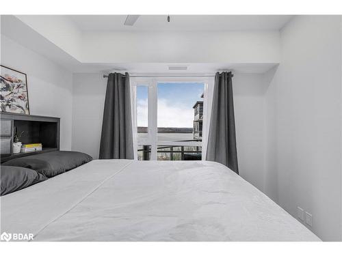 1018-58 Lakeside Terrace, Barrie, ON - Indoor Photo Showing Bedroom