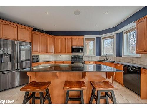 44 Tanglewood Crescent, Oro-Medonte, ON - Indoor Photo Showing Kitchen