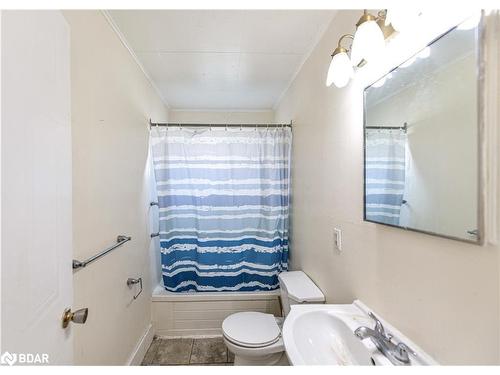 Lower-117 Eighth Street, Midland, ON - Indoor Photo Showing Bathroom
