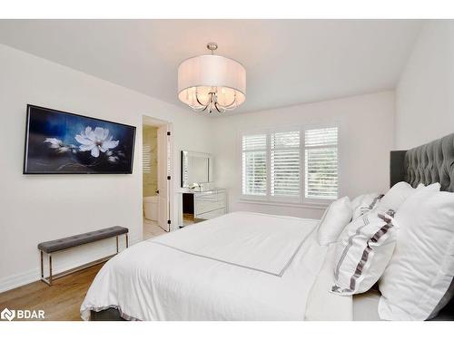 71 Redmond Crescent, Springwater, ON - Indoor Photo Showing Bedroom