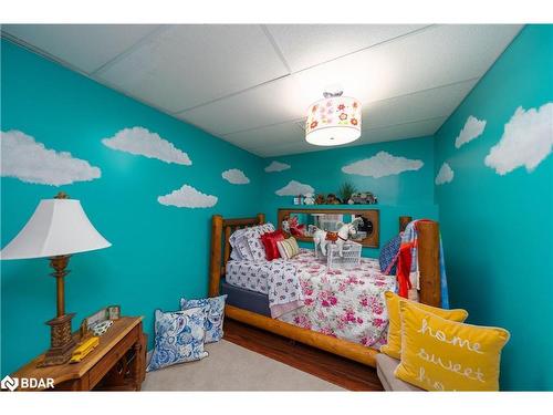 31 Fawndale Crescent, Wasaga Beach, ON - Indoor Photo Showing Bedroom